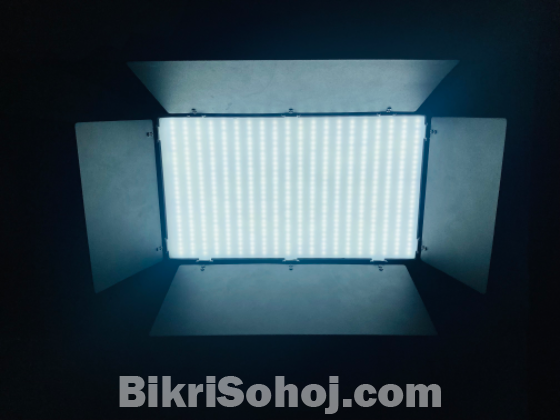 Led Studio Light 800+ Bulb